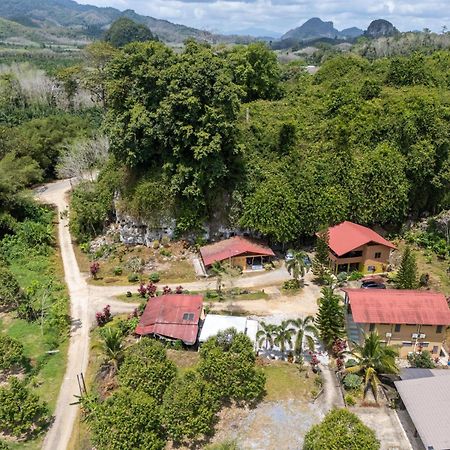 Country House Pulai Holiday Village Gua Musang Extérieur photo